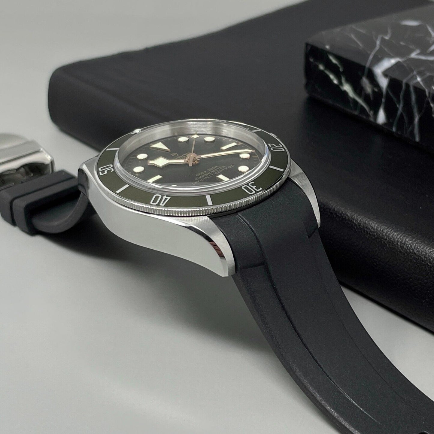 22Mm Black Curved End FKM Rubber Watch Strap Band for Tudor Black Bay GMT Chrono